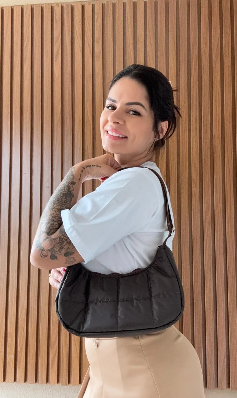 Bolsa preta artesanal